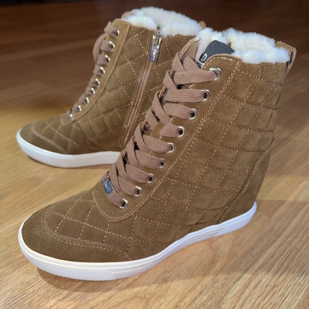 DKNY Wedge Sneakers Women’s US 8 Sherpa Lined Suede Leather Boots NWOT Y2K Bratz